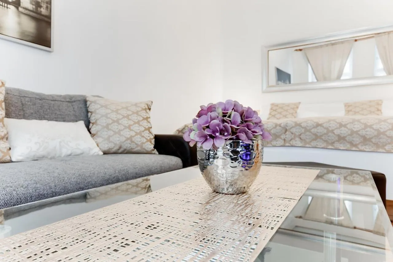 Wenceslas Square Royal Apartment Prague
