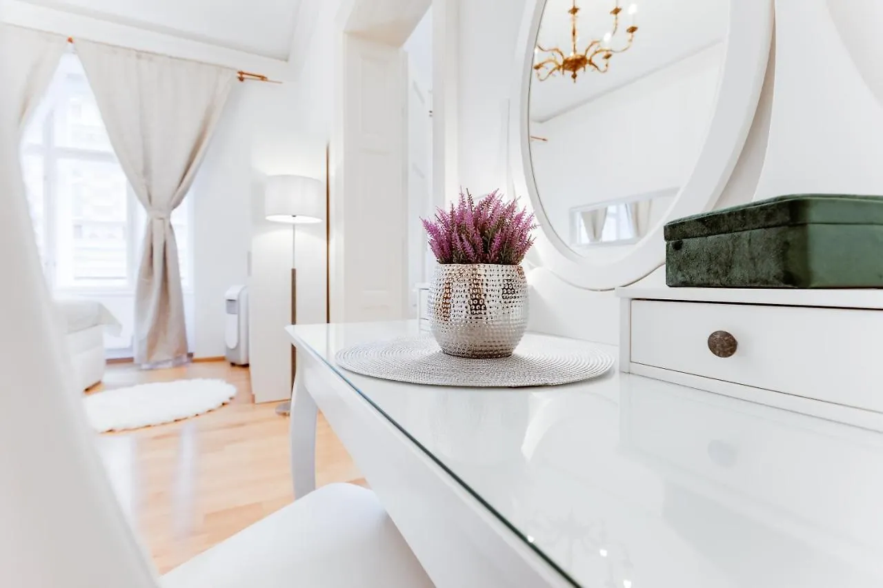 Wenceslas Square Royal Apartment Prag 0*,