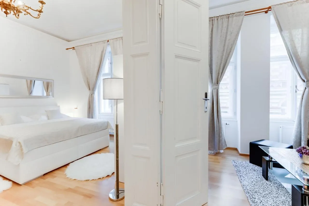Wenceslas Square Royal Apartment Prag