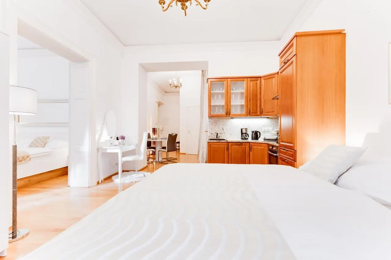 Wenceslas Square Royal Apartment Prag